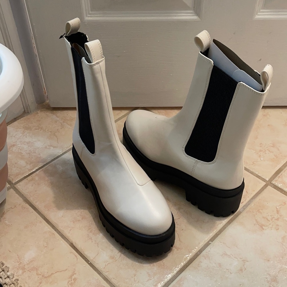 Ivory Chelsea H&M BOOTS